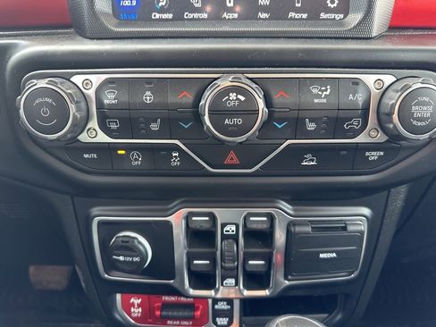 Used 2021 Jeep Wrangler Unlimited Rubicon AWD/4WD image 13