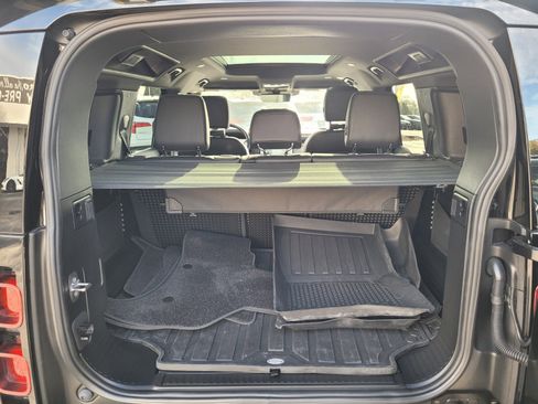 Used 2024 Land Rover Defender 110 S image 14