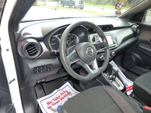 Used 2020 Nissan Kicks S FWD image 24