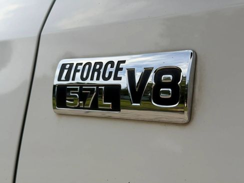 Used 2014 Toyota Tundra SR5 w/ SR5 Upgrade Package RWD image 10