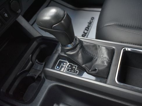 Used 2019 Toyota Tacoma TRD Sport AWD/4WD image 34