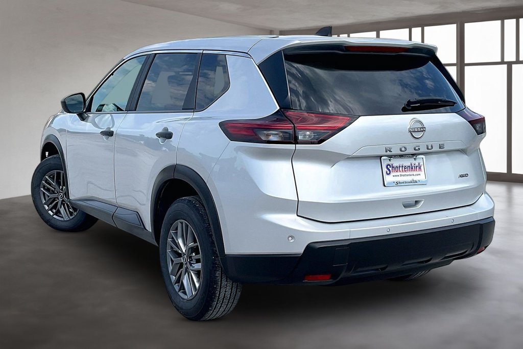 Used 2024 Nissan Rogue S AWD/4WD image 4