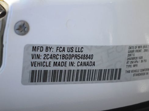 Used 2023 Chrysler Pacifica Touring-L w/ Uconnect Theater Family Group FWD image 33