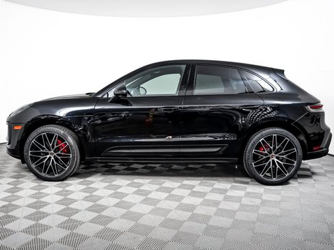 Certified 2023 Porsche Macan S AWD/4WD image 2