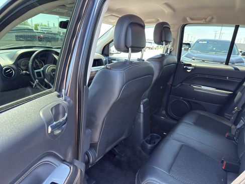 Used 2017 Jeep Compass Latitude AWD/4WD image 28
