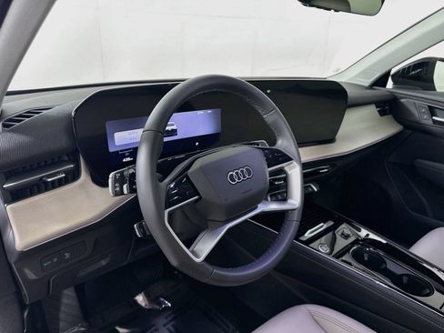 Certified 2026 Audi Q3 quattro 2.0T AWD/4WD image 4