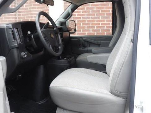 Used 2019 Chevrolet Express 2500 LT w/ LT Preferred Equipment Group image 8