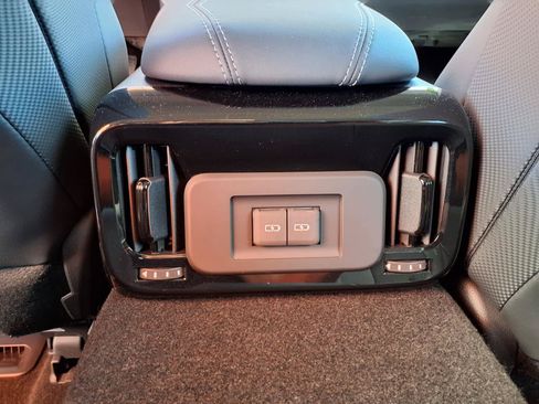 Used 2026 Toyota Mirai RWD image 11