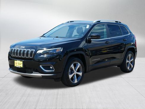 Used 2019 Jeep Cherokee Limited w/ Trailer Tow Group AWD/4WD image 3
