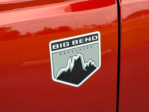 Used 2022 Ford Bronco Big Bend w/ Sasquatch Package AWD/4WD image 9