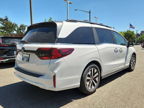 New 2026 Honda Odyssey EX-L image 3