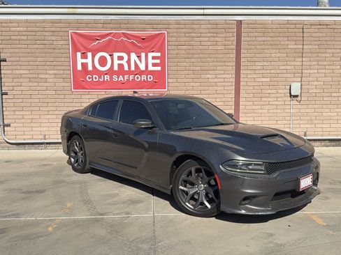 Used 2018 Dodge Charger SXT Plus RWD image 3