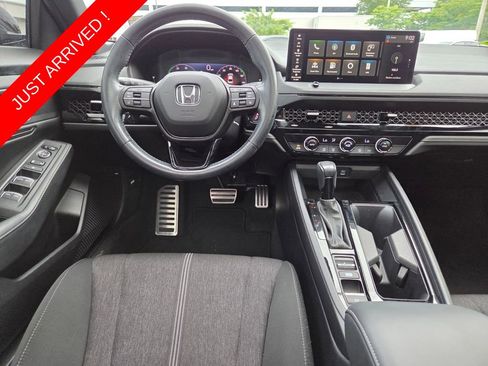 Used 2023 Honda Accord Sport image 7