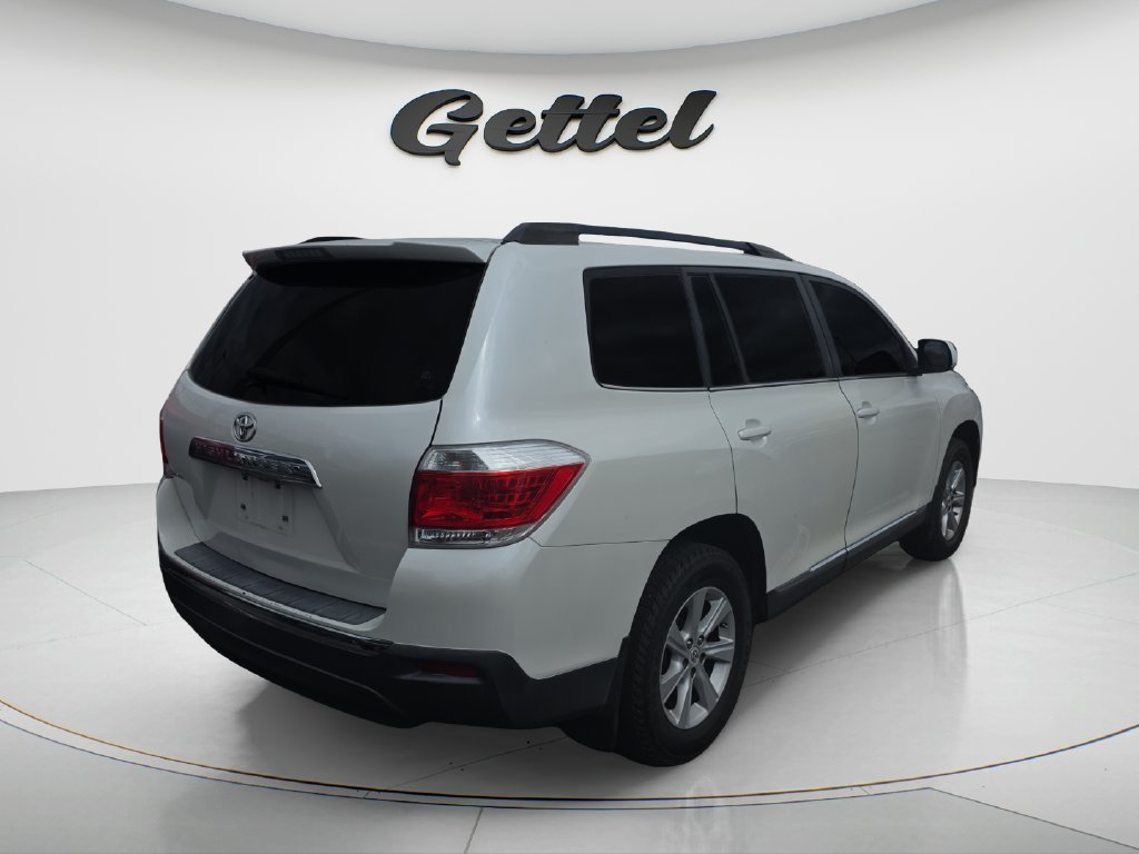 Used 2012 Toyota Highlander SE w/ Tow Pkg FWD image 5