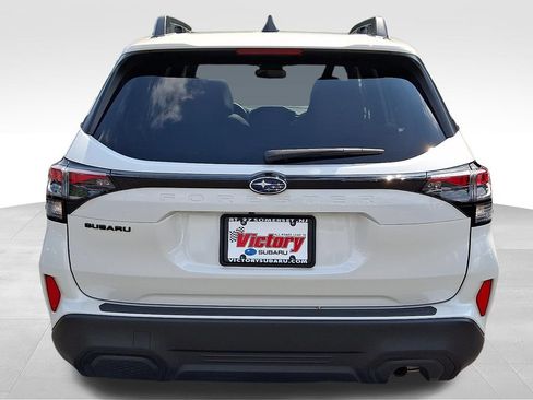 Certified 2025 Subaru Forester Premium AWD/4WD image 5