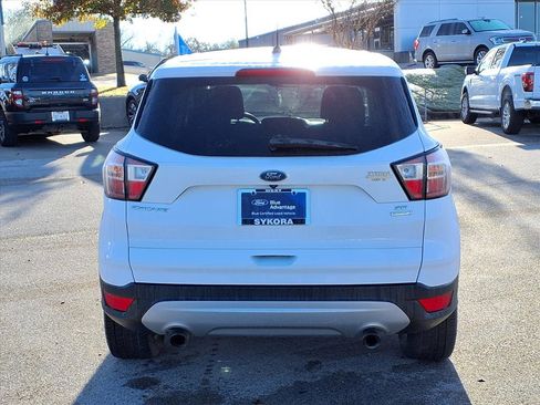 Certified 2017 Ford Escape SE image 5