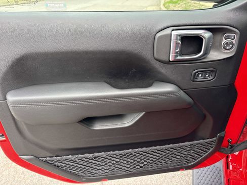 Used 2021 Jeep Wrangler Unlimited Sahara image 12