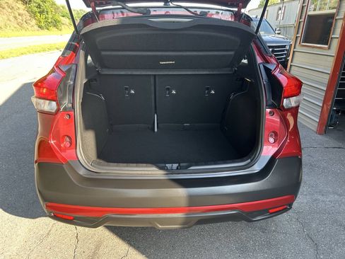 Used 2019 Nissan Kicks SR FWD image 20