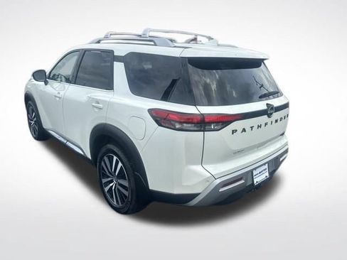 Used 2023 Nissan Pathfinder Platinum AWD/4WD image 3