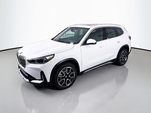 Used 2026 BMW X1 xDrive28i w/ Technology Package AWD/4WD image 3