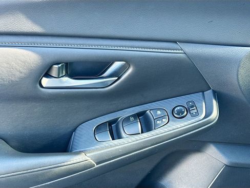 Used 2025 Nissan Sentra SV w/ All-Weather Package image 18