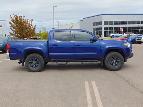 Used 2023 Toyota Tacoma SR5 RWD image 3