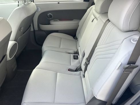 Used 2026 Hyundai Palisade SEL Premium FWD image 13