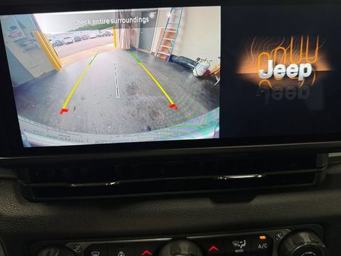 Used 2024 Jeep Wrangler Unlimited Sport AWD/4WD image 18
