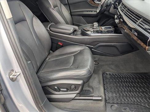 Used 2018 Audi Q7 3.0T Prestige w/ Prestige Package image 24