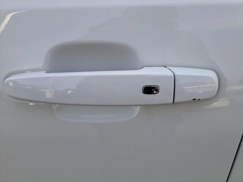 Used 2023 GMC Acadia SLT image 15