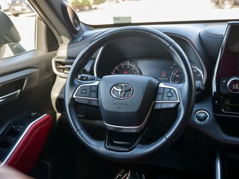 Certified 2022 Toyota Highlander XSE image 13