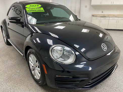 Used 2019 Volkswagen Beetle 2.0T S image 3