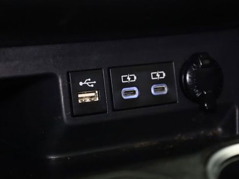 Used 2023 Toyota Highlander XLE image 24