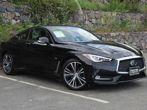 Used 2019 INFINITI Q60 3.0t Luxe w/ Essential Package AWD/4WD image 4
