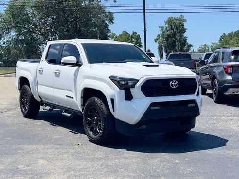 Used 2024 Toyota Tacoma TRD Sport RWD image 11