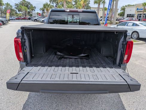 Used 2020 GMC Sierra 1500 SLT w/ SLT Premium Plus Package RWD image 18