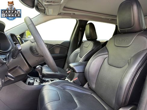 Used 2021 Jeep Cherokee Limited w/ Mopar Interior Package AWD/4WD image 9