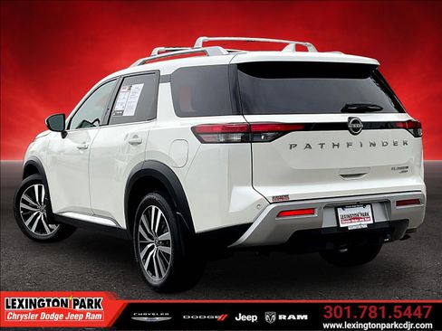 Used 2024 Nissan Pathfinder Platinum AWD/4WD image 4