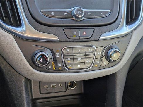Certified 2022 Chevrolet Equinox LT w/ Driver Convenience Package image 20