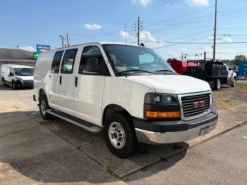 Used 2025 GMC Savana 2500 w/ Driver Convenience Package RWD image 3