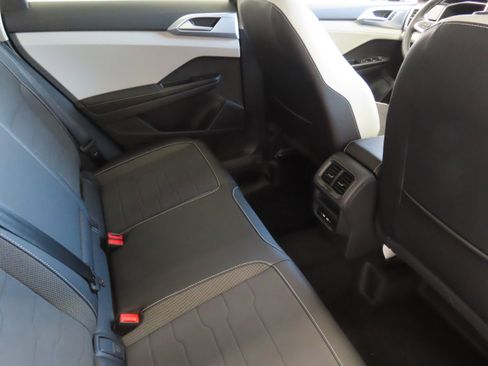 New 2026 Volkswagen Taos SE FWD image 23