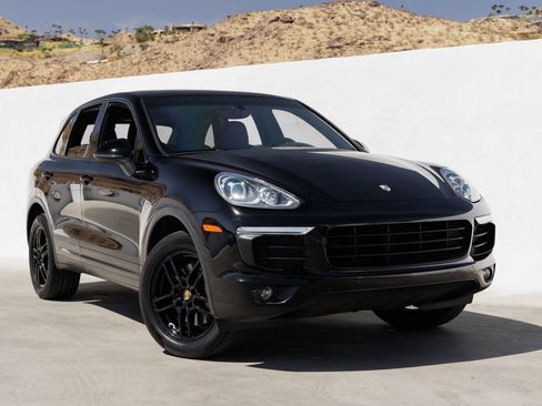 Used 2016 Porsche Cayenne AWD/4WD image 9