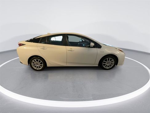 Used 2017 Toyota Prius Four Touring image 8