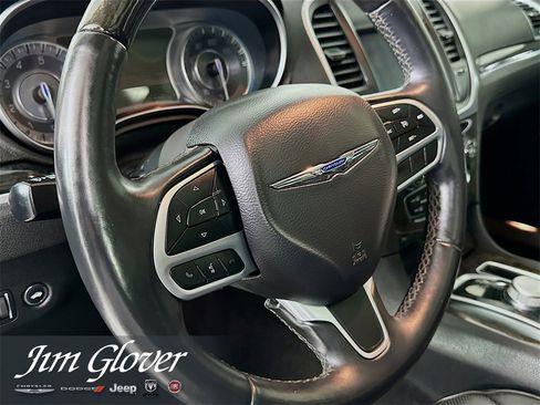 Used 2018 Chrysler 300 Limited image 27