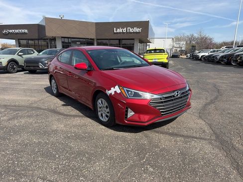 Used 2019 Hyundai Elantra SE image 3