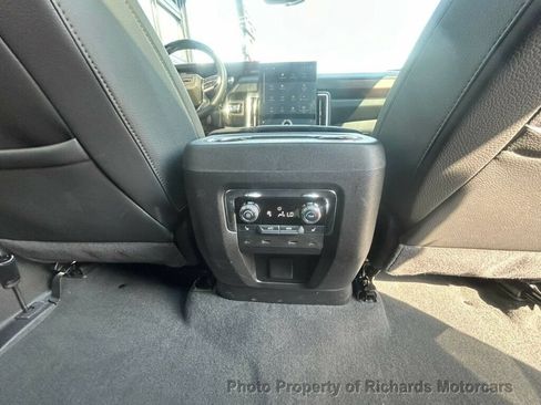 Used 2025 GMC Yukon XL Denali w/ Denali Reserve Package AWD/4WD image 26