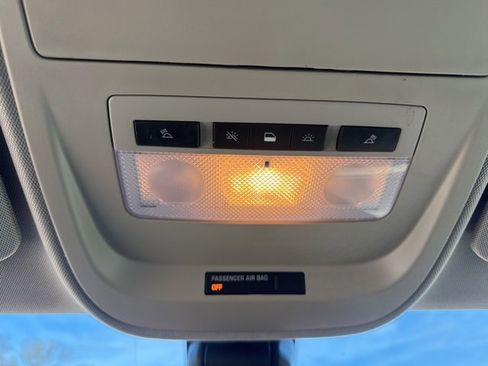 Used 2015 GMC Canyon SLT image 36