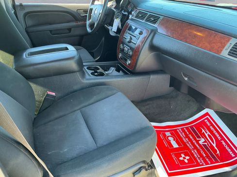 Used 2012 Chevrolet Avalanche LS image 19