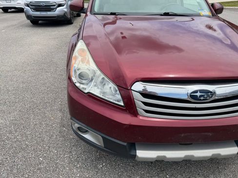 Used 2011 Subaru Outback 3.6R Limited AWD/4WD image 14