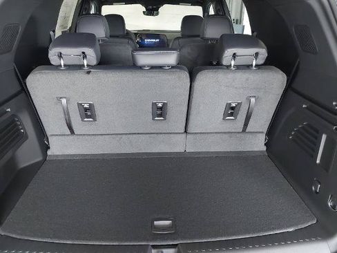 New 2026 Chevrolet Traverse LT w/ Sun and Wheel Package AWD/4WD image 27